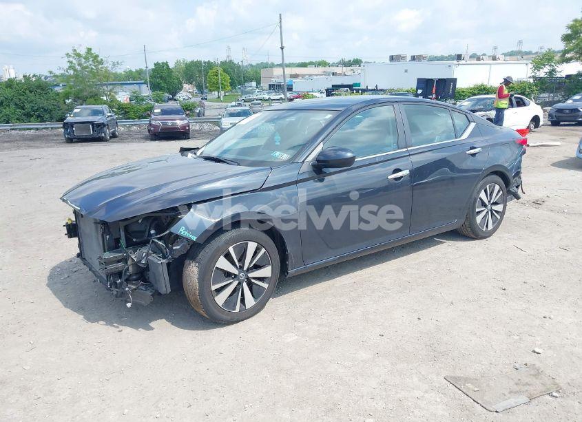 Photo 2 of 2022 Nissan Altima SV FWD (VIN 1N4BL4DV0NN391535)
