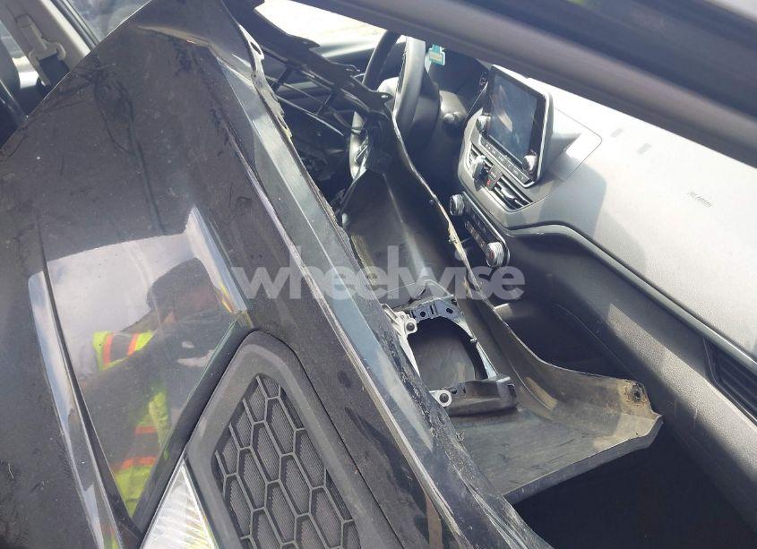 Photo 5 of 2022 Nissan Altima SV FWD (VIN 1N4BL4DV0NN391535)