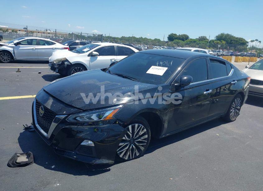 Photo 2 of 2022 Nissan Altima SV FWD (VIN 1N4BL4DV0NN408530)