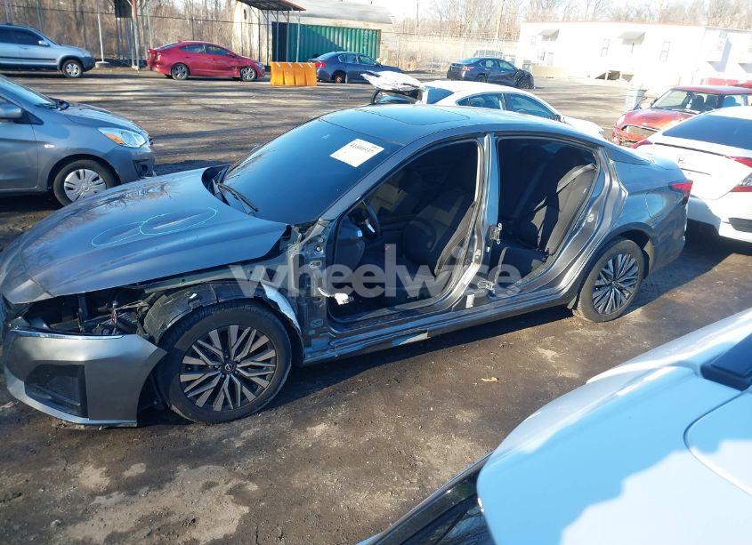 Photo 13 of 2023 Nissan Altima SV FWD (VIN 1N4BL4DV0PN309886)