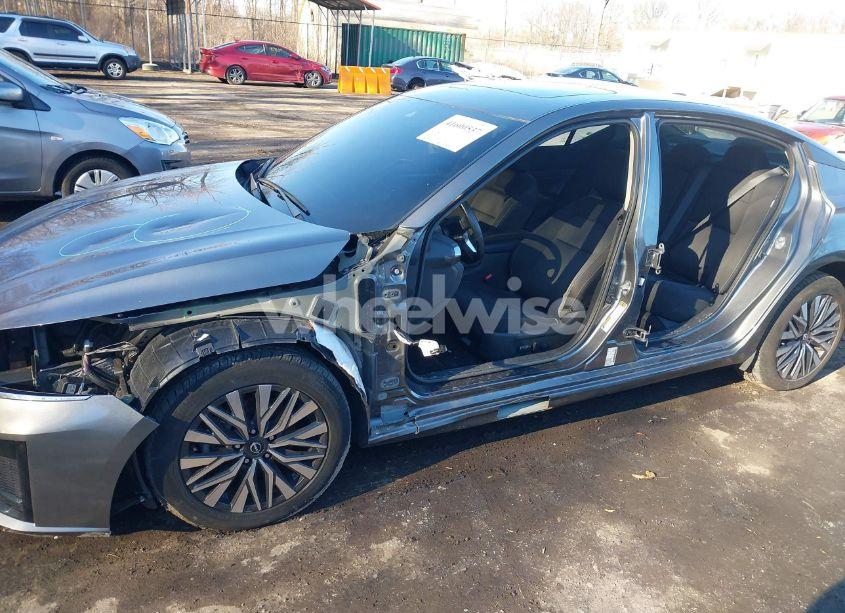 Photo 6 of 2023 Nissan Altima SV FWD (VIN 1N4BL4DV0PN309886)