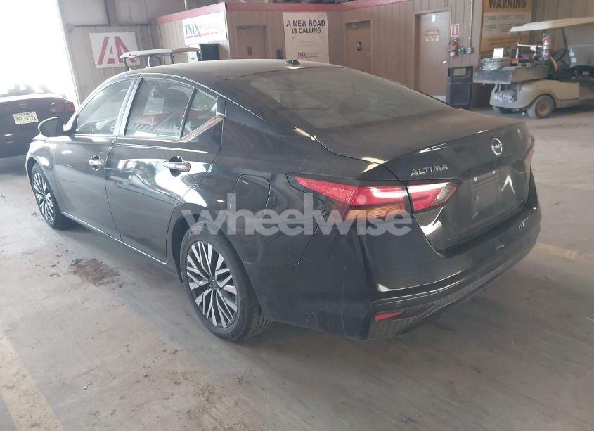 Photo 3 of 2023 Nissan Altima SV FWD (VIN 1N4BL4DV0PN313503)