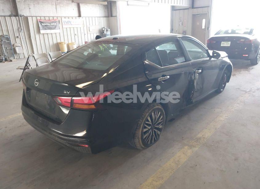 Photo 4 of 2023 Nissan Altima SV FWD (VIN 1N4BL4DV0PN313503)