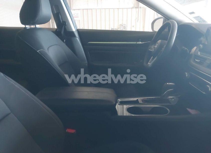 Photo 5 of 2023 Nissan Altima SV FWD (VIN 1N4BL4DV0PN313503)