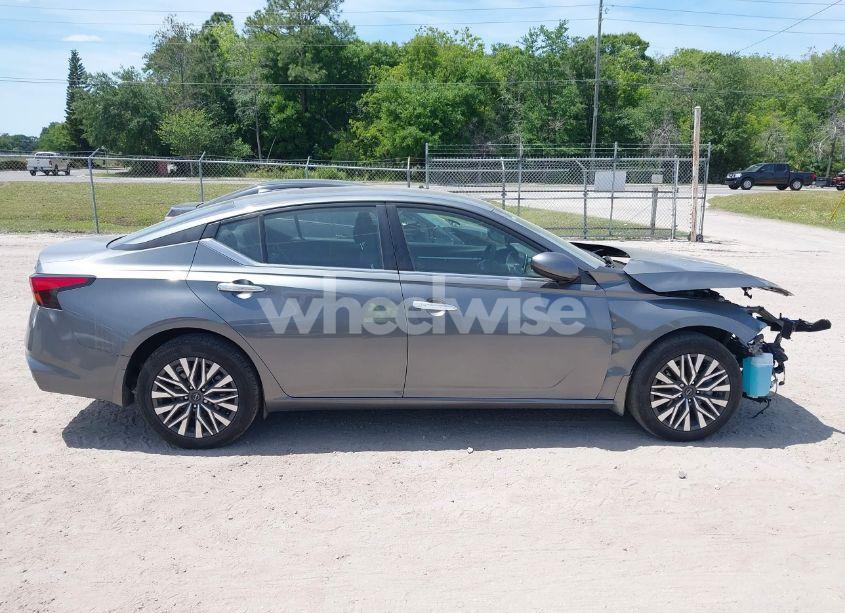 Photo 13 of 2023 Nissan Altima SV FWD (VIN 1N4BL4DV0PN316935)