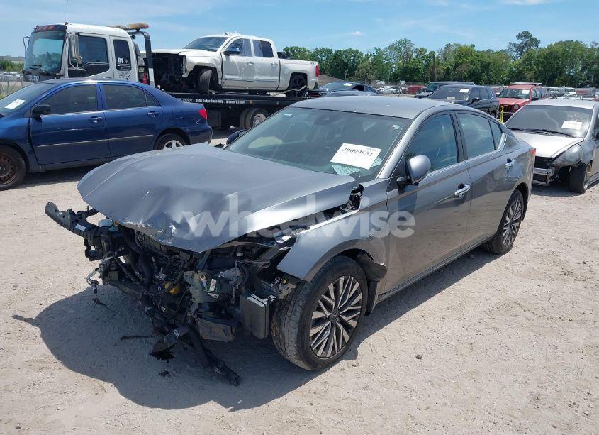 Photo 2 of 2023 Nissan Altima SV FWD (VIN 1N4BL4DV0PN316935)