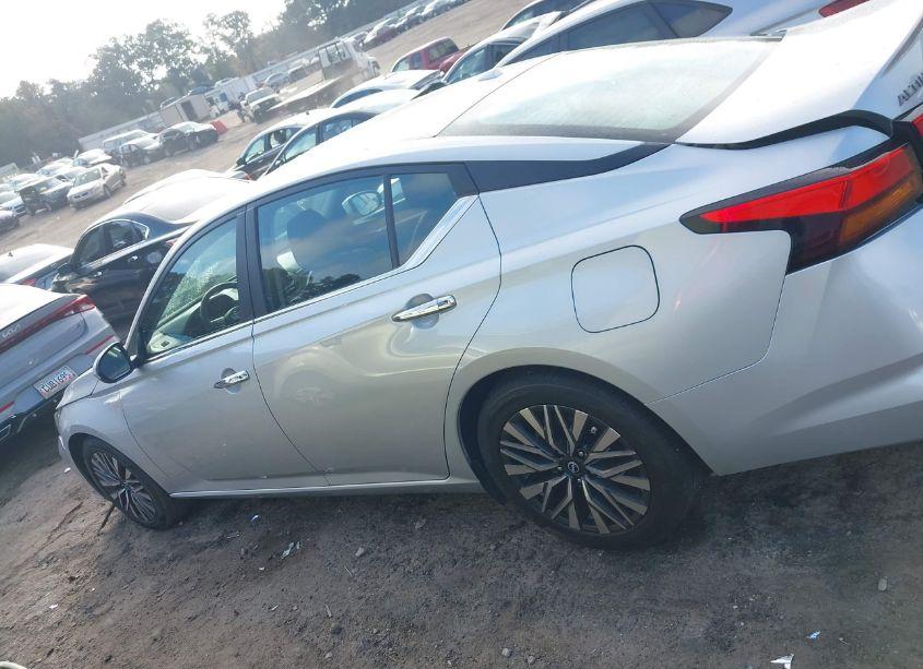 Photo 14 of 2023 Nissan Altima SV FWD (VIN 1N4BL4DV0PN319530)