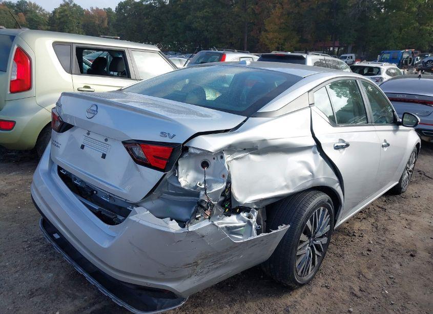 Photo 6 of 2023 Nissan Altima SV FWD (VIN 1N4BL4DV0PN319530)