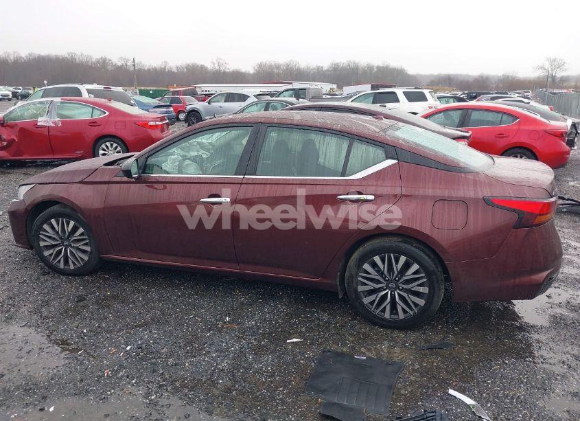 Photo 13 of 2023 Nissan Altima SV FWD (VIN 1N4BL4DV0PN320306)