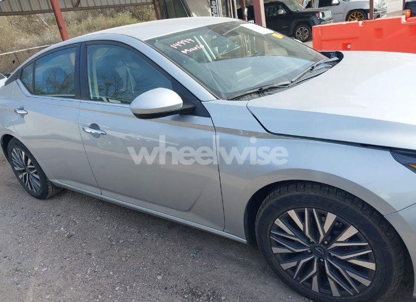 Photo 13 of 2023 Nissan Altima SV FWD (VIN 1N4BL4DV0PN349756)