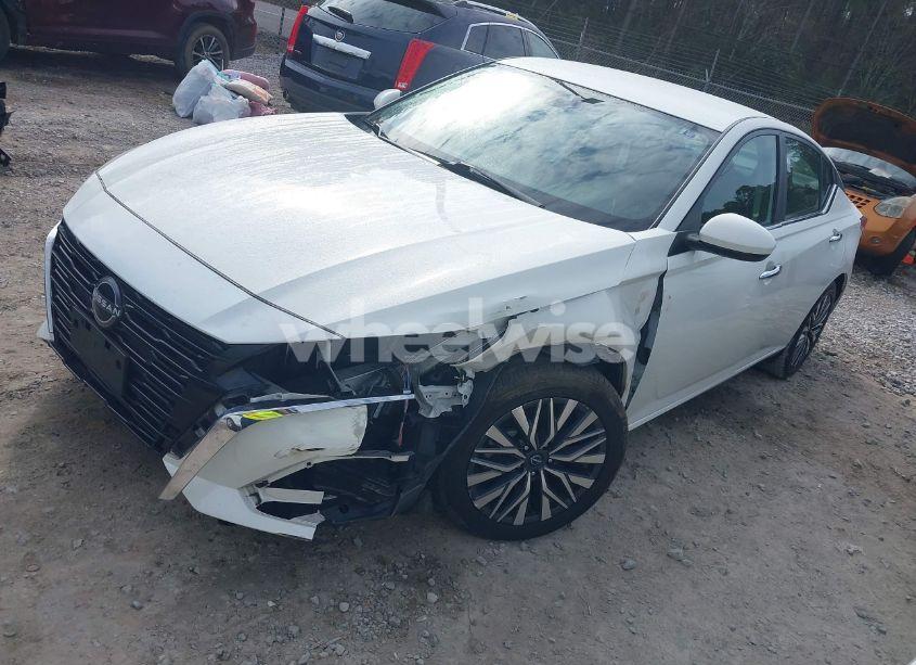 Photo 2 of 2023 Nissan Altima SV FWD (VIN 1N4BL4DV0PN356920)