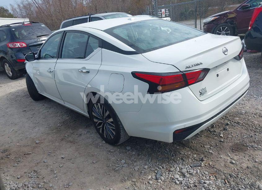 Photo 3 of 2023 Nissan Altima SV FWD (VIN 1N4BL4DV0PN356920)