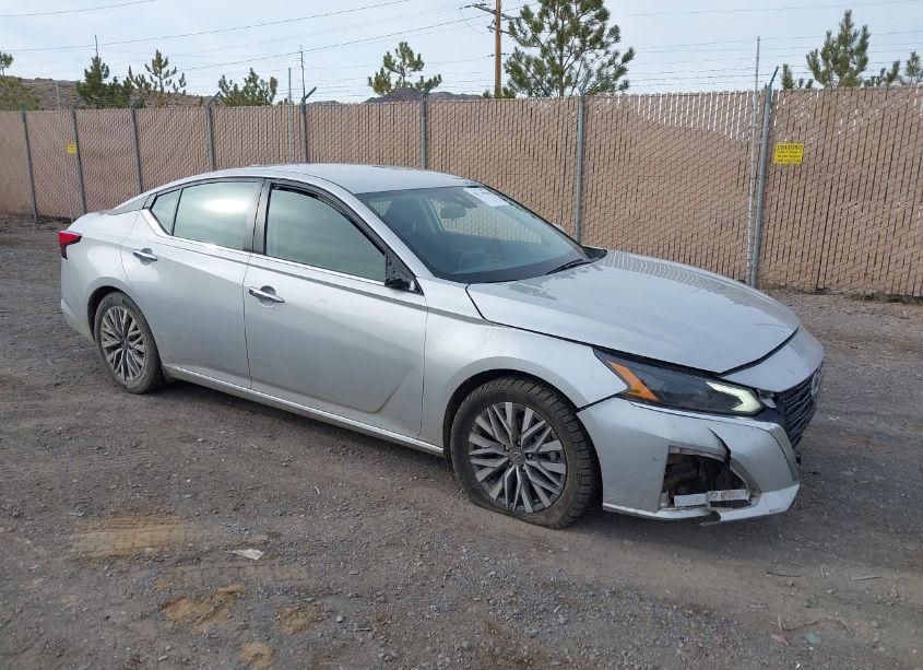2023 Nissan Altima SV FWD (VIN 1N4BL4DV0PN366900) main photo