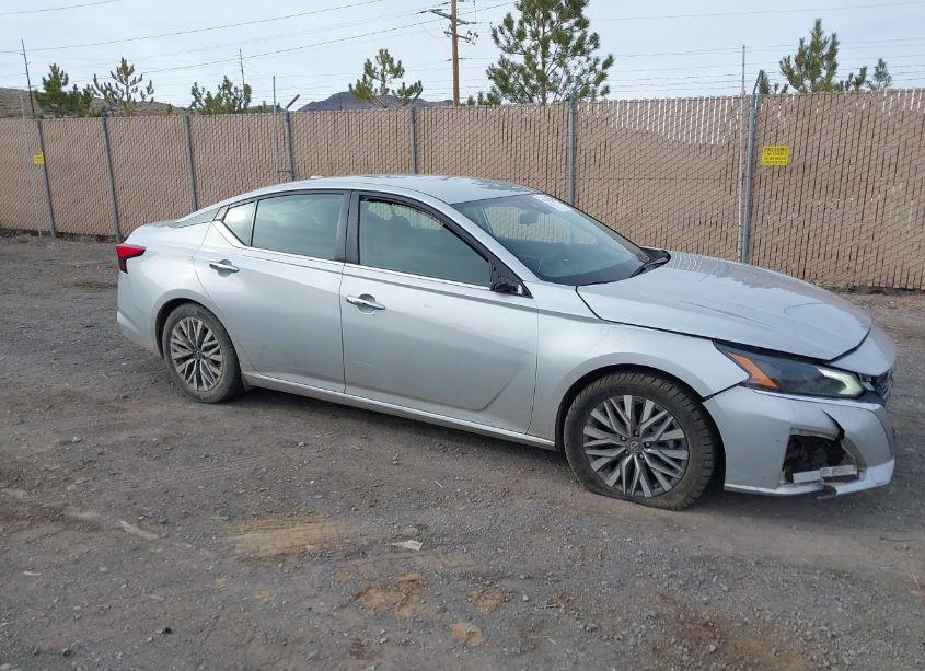 Photo 13 of 2023 Nissan Altima SV FWD (VIN 1N4BL4DV0PN366900)