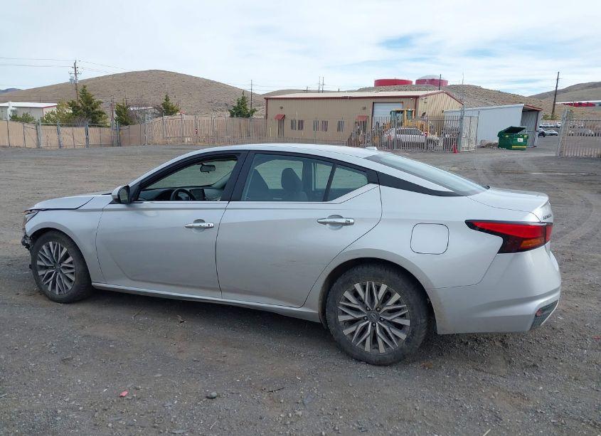 Photo 14 of 2023 Nissan Altima SV FWD (VIN 1N4BL4DV0PN366900)