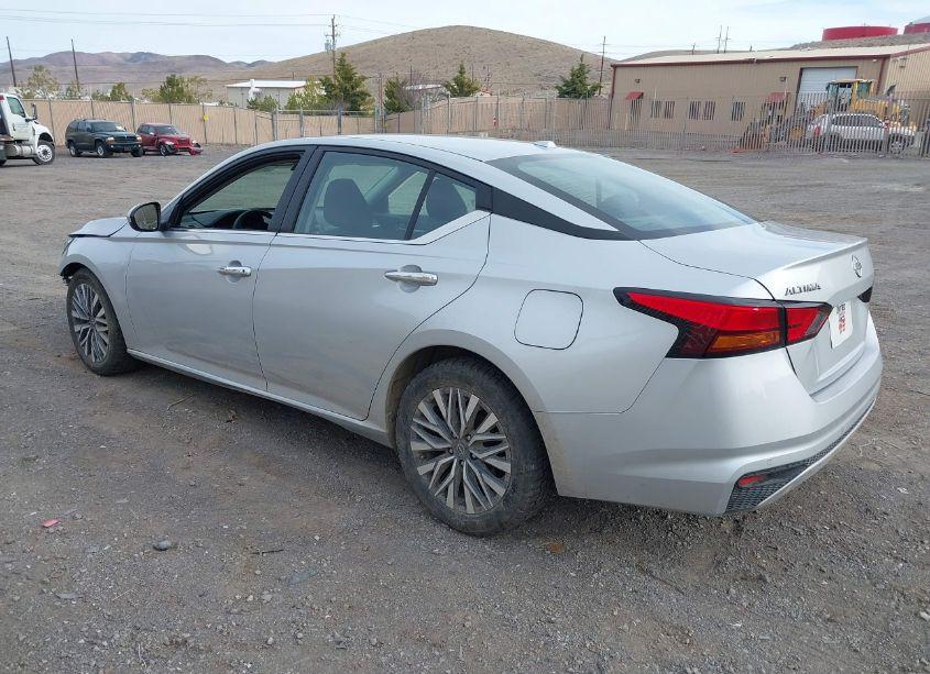 Photo 3 of 2023 Nissan Altima SV FWD (VIN 1N4BL4DV0PN366900)