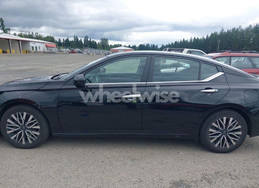 Photo 14 of 2023 Nissan Altima SV FWD (VIN 1N4BL4DV0PN387892)