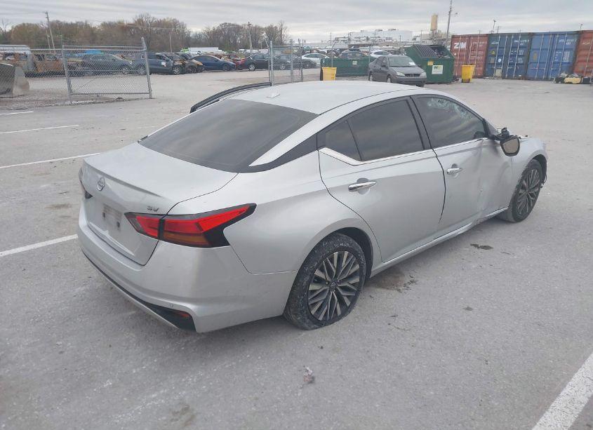 Photo 4 of 2023 Nissan Altima SV FWD (VIN 1N4BL4DV0PN393644)