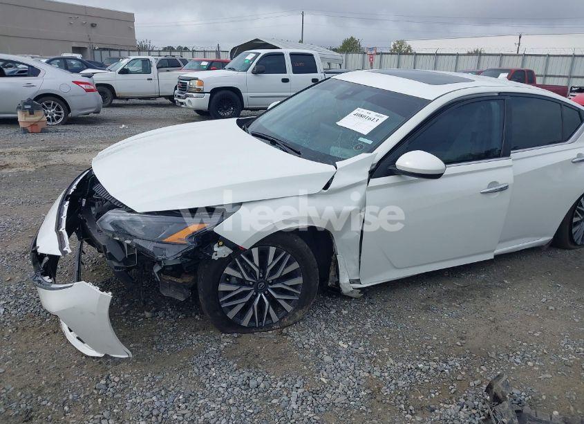 Photo 6 of 2023 Nissan Altima SV FWD (VIN 1N4BL4DV0PN395121)