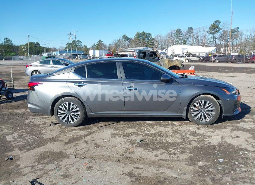 Photo 12 of 2023 Nissan Altima SV FWD (VIN 1N4BL4DV0PN398701)