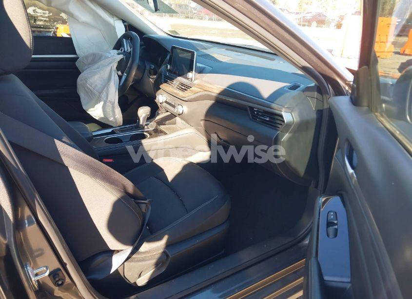 Photo 5 of 2023 Nissan Altima SV FWD (VIN 1N4BL4DV0PN398701)