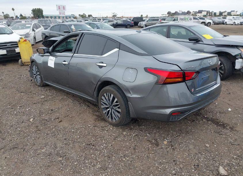 Photo 3 of 2023 Nissan Altima SV FWD (VIN 1N4BL4DV0PN400446)