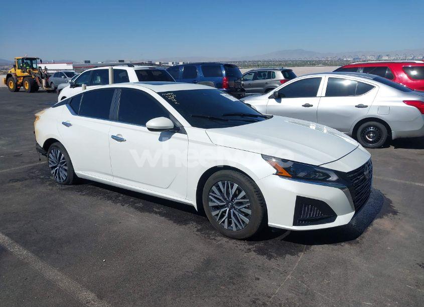 2023 Nissan Altima SV FWD (VIN 1N4BL4DV0PN424990) main photo