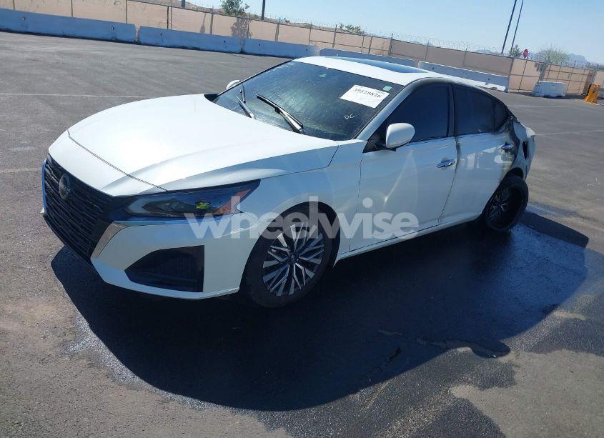 Photo 2 of 2023 Nissan Altima SV FWD (VIN 1N4BL4DV0PN424990)