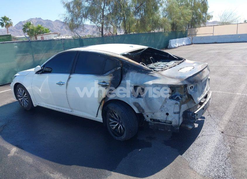 Photo 3 of 2023 Nissan Altima SV FWD (VIN 1N4BL4DV0PN424990)