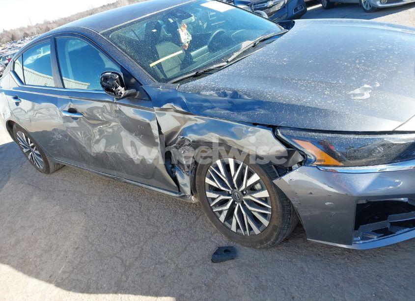 Photo 6 of 2024 Nissan Altima SV FWD (VIN 1N4BL4DV0RN312029)