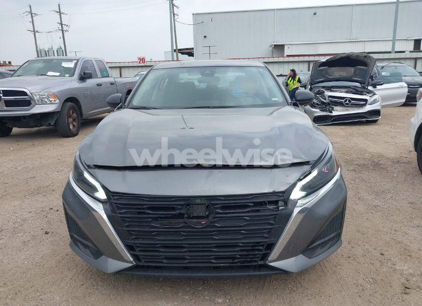 Photo 12 of 2024 Nissan Altima SV FWD (VIN 1N4BL4DV0RN333074)