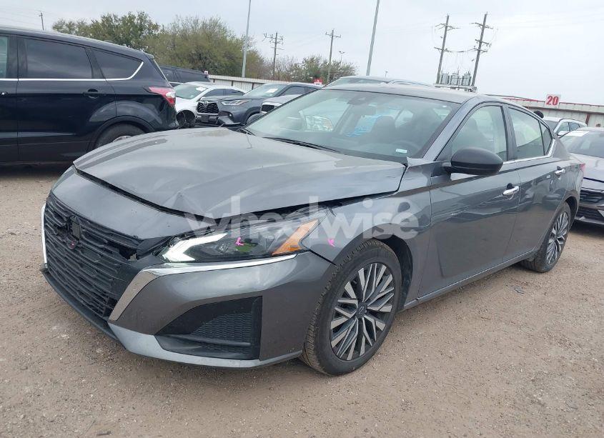 Photo 2 of 2024 Nissan Altima SV FWD (VIN 1N4BL4DV0RN333074)