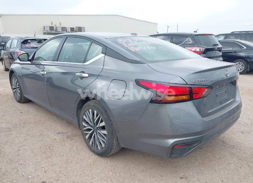 Photo 3 of 2024 Nissan Altima SV FWD (VIN 1N4BL4DV0RN333074)