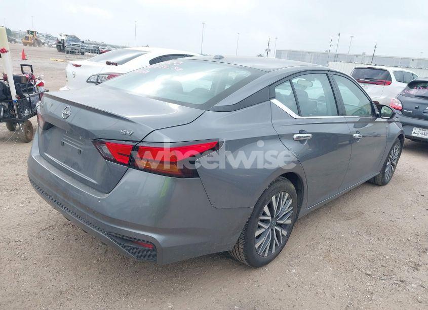 Photo 4 of 2024 Nissan Altima SV FWD (VIN 1N4BL4DV0RN333074)