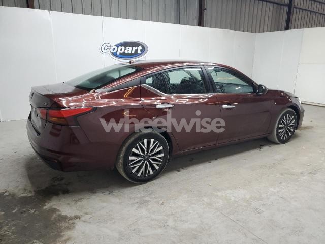 2024 NISSAN ALTIMA SV