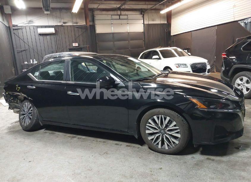 Photo 14 of 2024 Nissan Altima SV FWD (VIN 1N4BL4DV0RN337223)