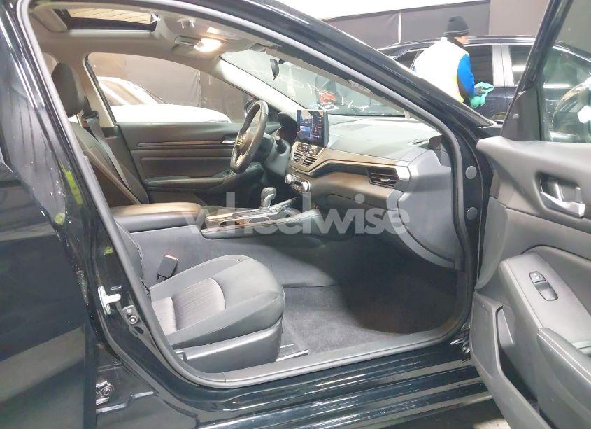 Photo 5 of 2024 Nissan Altima SV FWD (VIN 1N4BL4DV0RN337223)