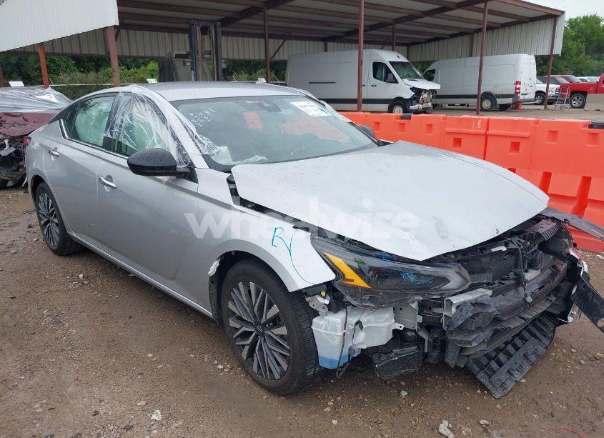 2024 Nissan Altima SV FWD (VIN 1N4BL4DV0RN339327) main photo