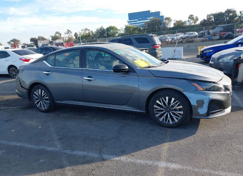 Photo 14 of 2024 Nissan Altima SV FWD (VIN 1N4BL4DV0RN350330)