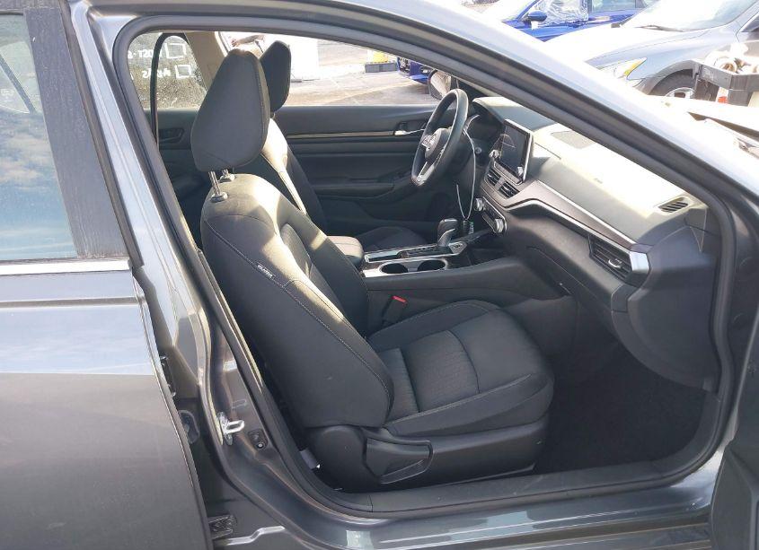 Photo 5 of 2024 Nissan Altima SV FWD (VIN 1N4BL4DV0RN350330)