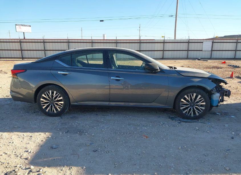 Photo 13 of 2024 Nissan Altima SV FWD (VIN 1N4BL4DV0RN352840)