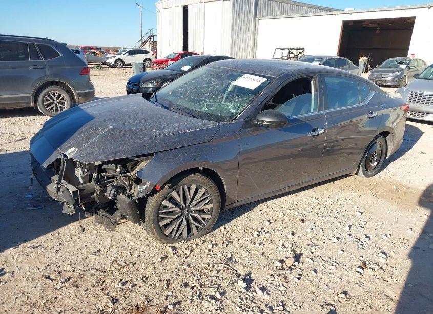 Photo 2 of 2024 Nissan Altima SV FWD (VIN 1N4BL4DV0RN352840)