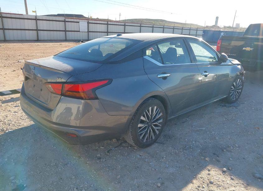 Photo 4 of 2024 Nissan Altima SV FWD (VIN 1N4BL4DV0RN352840)