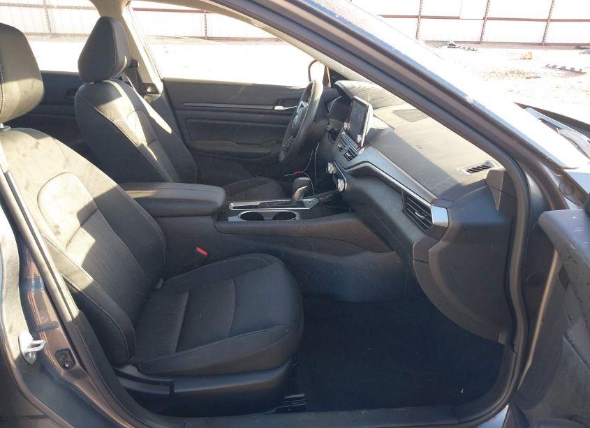 Photo 5 of 2024 Nissan Altima SV FWD (VIN 1N4BL4DV0RN352840)