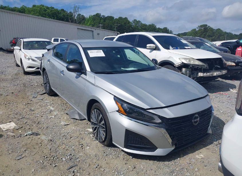 2024 Nissan Altima SV FWD (VIN 1N4BL4DV0RN352997) main photo