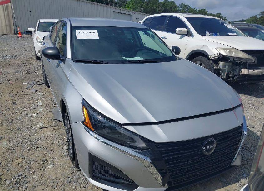 Photo 12 of 2024 Nissan Altima SV FWD (VIN 1N4BL4DV0RN352997)