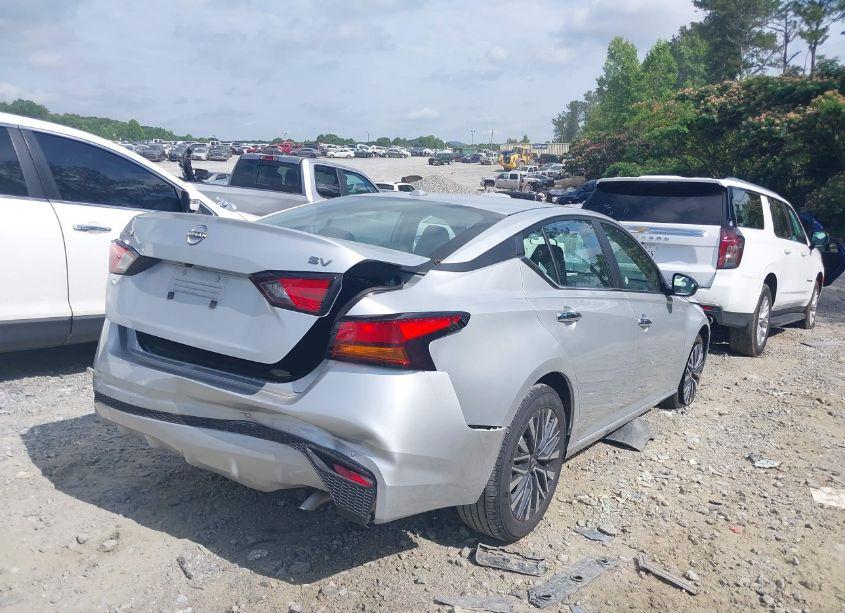 Photo 4 of 2024 Nissan Altima SV FWD (VIN 1N4BL4DV0RN352997)