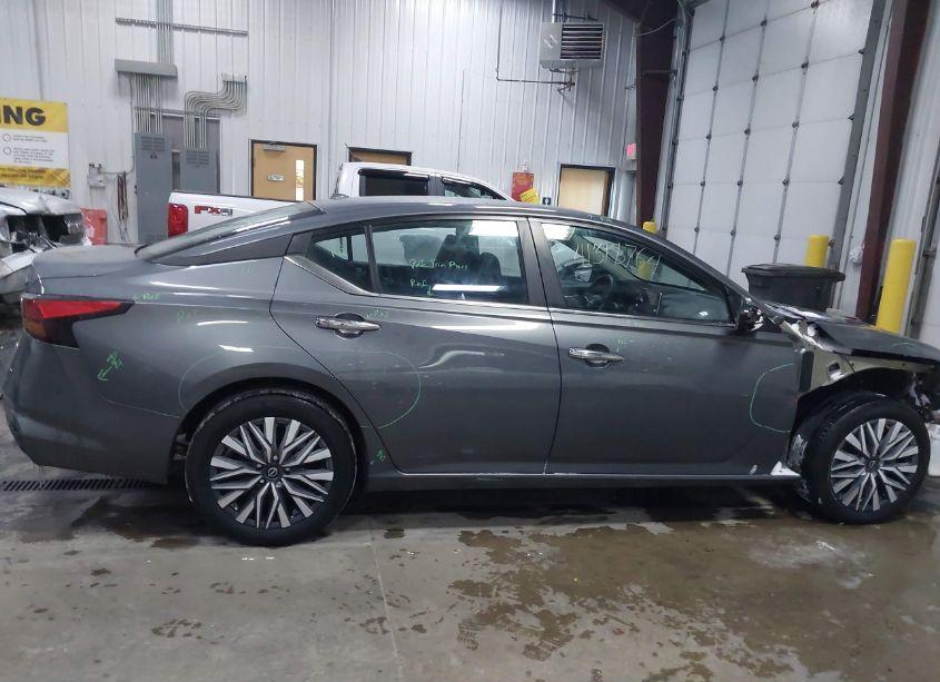 Photo 14 of 2024 Nissan Altima SV FWD (VIN 1N4BL4DV0RN353616)