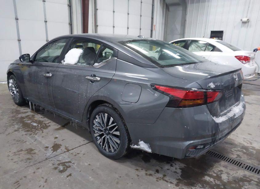 Photo 3 of 2024 Nissan Altima SV FWD (VIN 1N4BL4DV0RN353616)