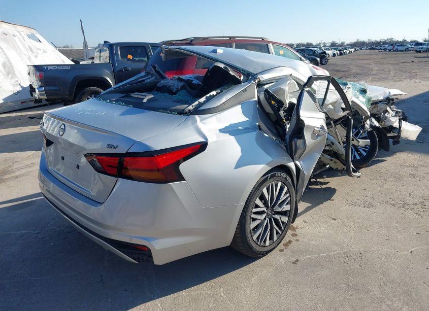 Photo 4 of 2024 Nissan Altima SV FWD (VIN 1N4BL4DV0RN362803)